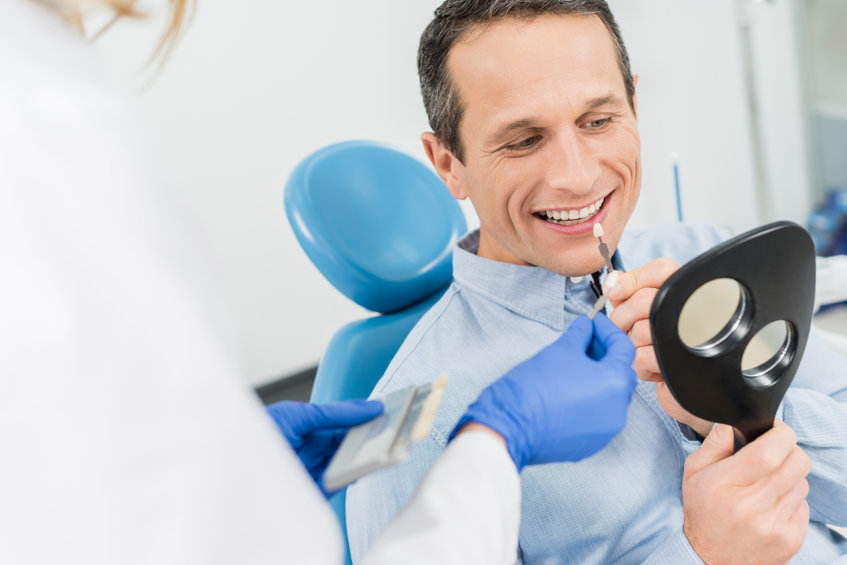 ¿Cuándo deberías plantearte la cirugía de implante dental? 